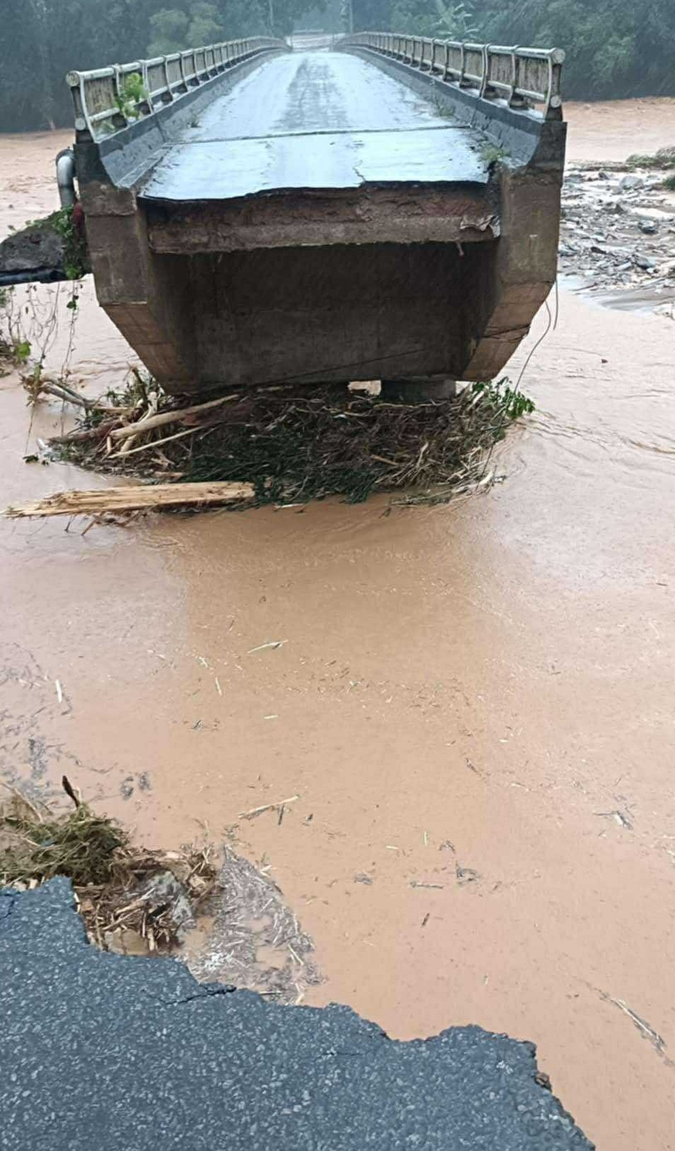 Có thể là hình ảnh về đường